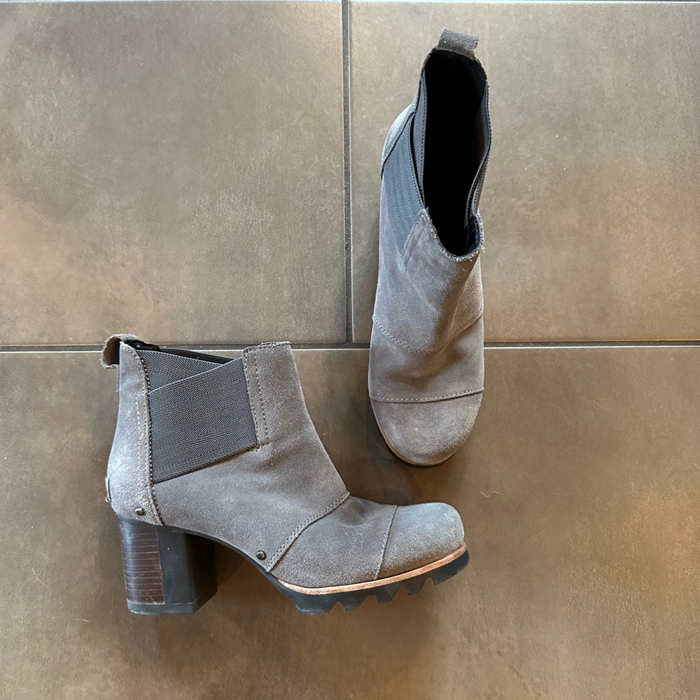 Sorel Gray Suede Booties